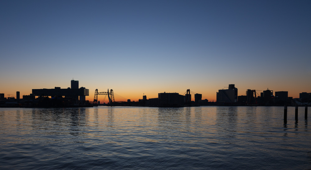 Rotterdam silhouetten silhouet Unilever Unilevergebouw De Hef Kop van Zuid Erasmusbrug Noordereiland Willemsbrug Willemswerf Maasboulevard